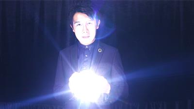 illuminate (Gimmicks & Online Instruction) by Bond Lee & Wenzi Magic