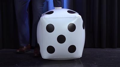 Air Dice created by Gonçalo Gil and Gee Magic - Trick